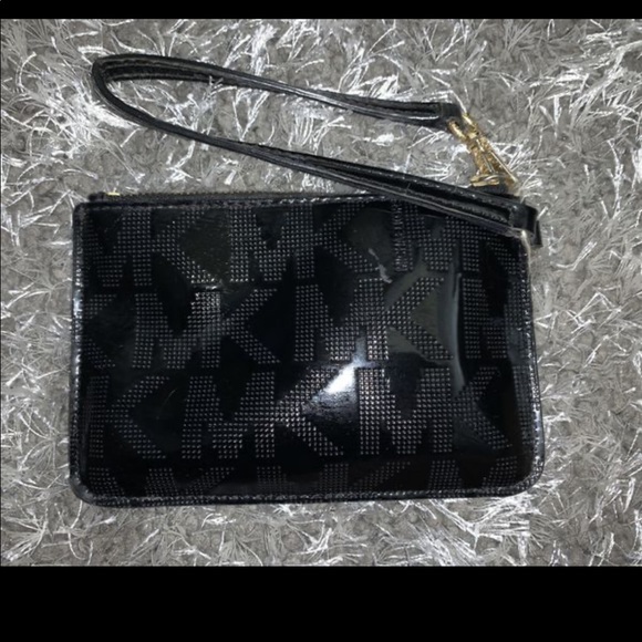 Micheal Kors wristlet - Picture 2 of 3
